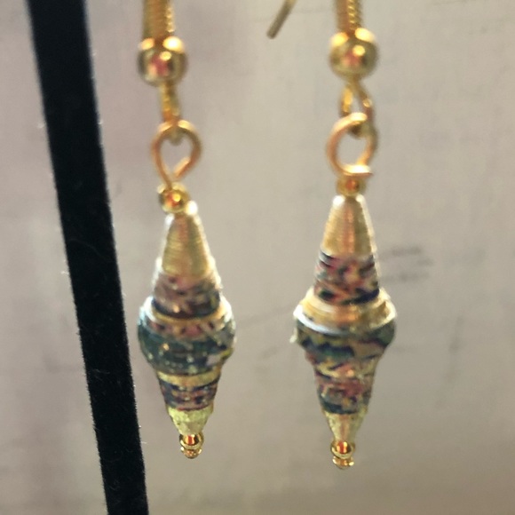 NEW Earrings, hand made beads combined with gold toned beads and findings - Picture 2 of 2